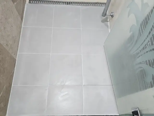 경기도 하남 풍경재  욕실 들뜨고 깨진 바닥타일 시공